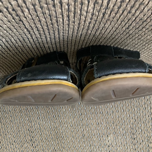 Children’s Coloso Black Leather Sandals - Picture 6 of 11